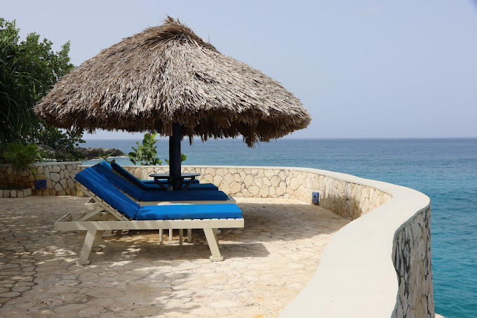 caves-hotel-jamaica-3.jpg