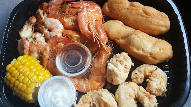 fish-pot-restaurant-jamaica-1.jpg