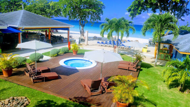 grand-pineapple-beach-3.jpg