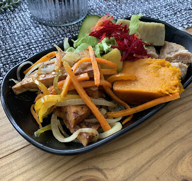 in-the-beginning-vegan-cafe-2.jpeg
