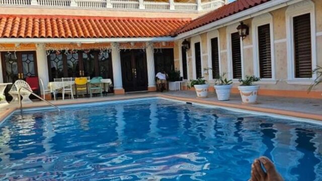 pooldeck.jpg