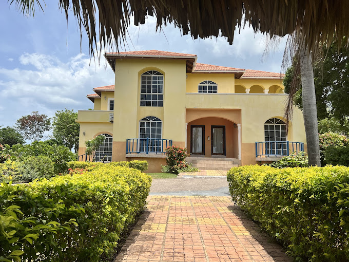 seaside-villa-2.jpeg