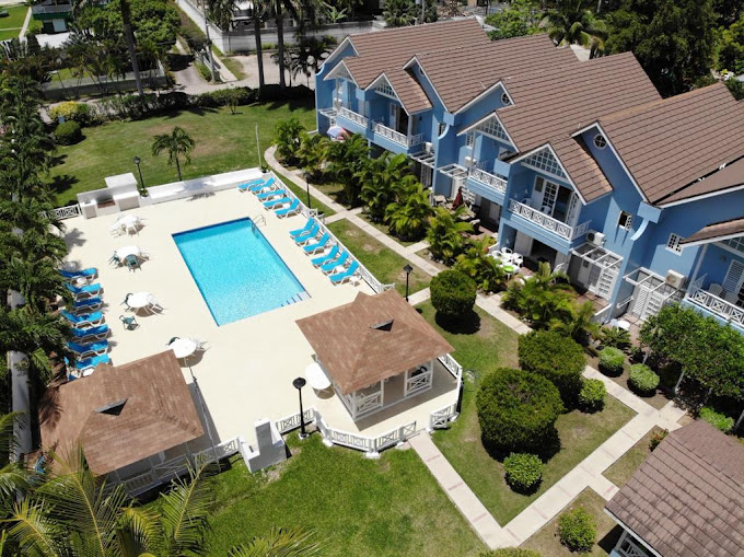 Silver Palms Hotel