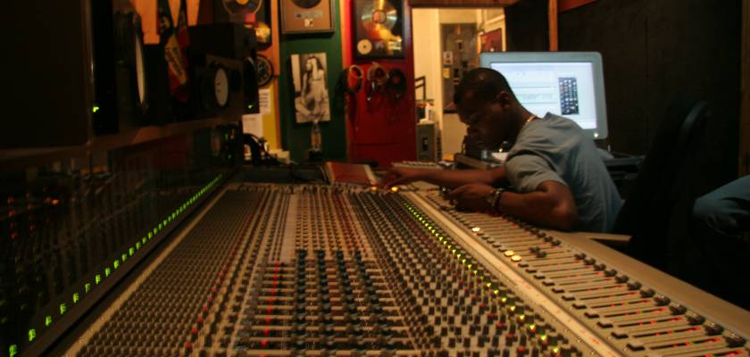 tuff-gong-recording-studio-2.jpg