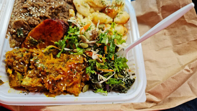 veganly-vegetarian-cafe-1.jpg