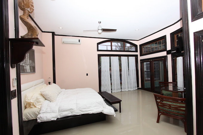 villa-dora-mae-1.jpg