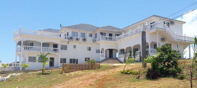 villa-juanita-1.jpg