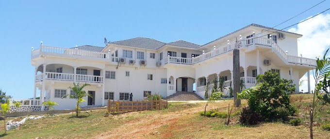 villa-juanita-1.jpg