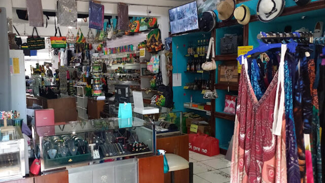 wow-gift-shop-1.jpg