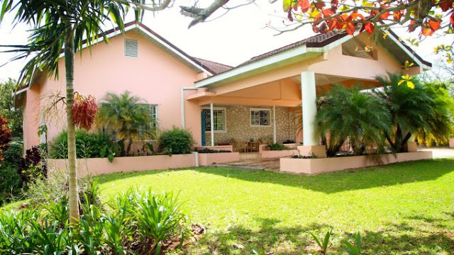Agapantha Cottage 1