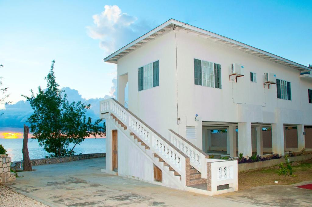 Alvynegril Guest House 1