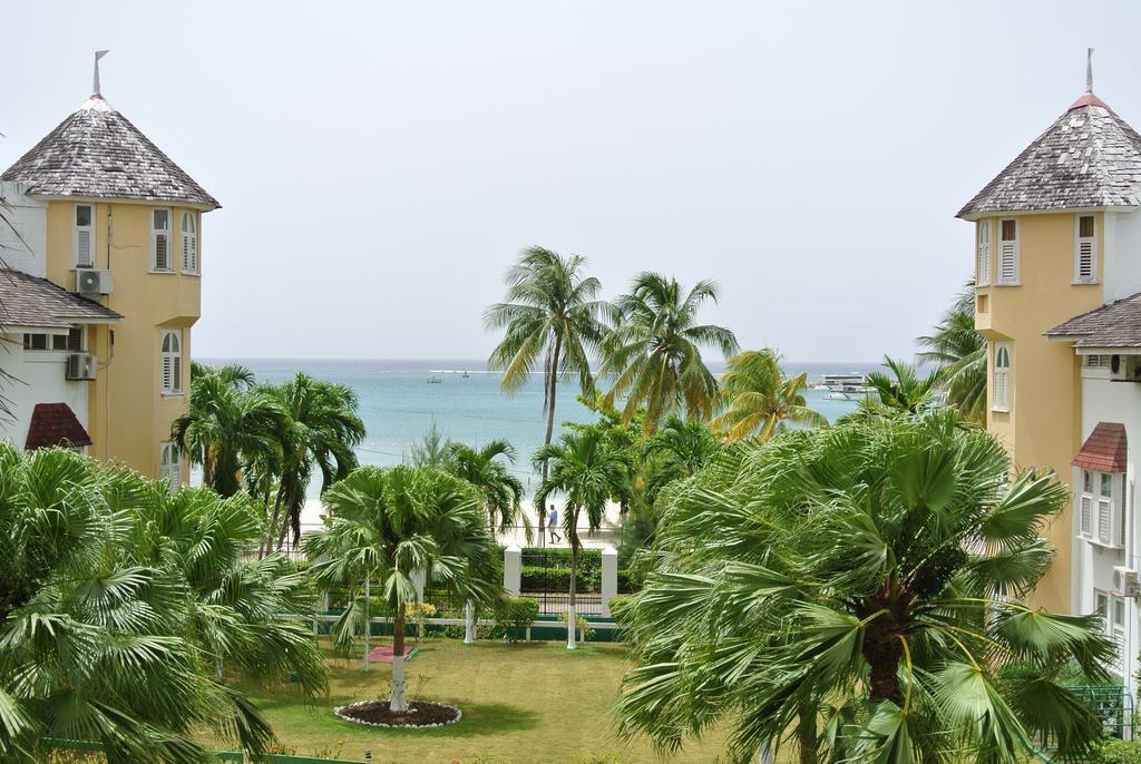 Beach Studio 23
