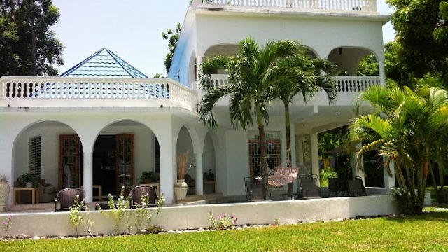 By the Sea Vacation Home and Villa 1