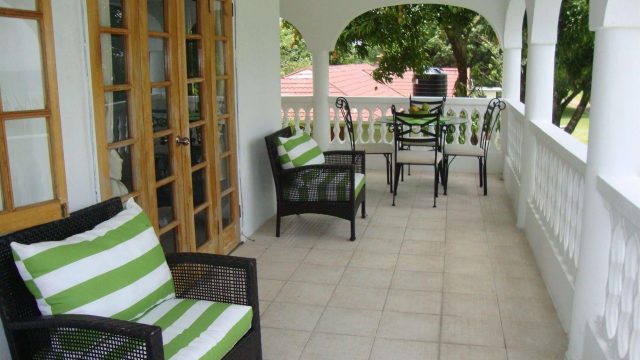 By the Sea Vacation Home and Villa 2