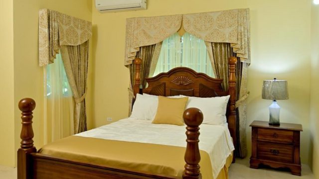 Champagne Villa 1