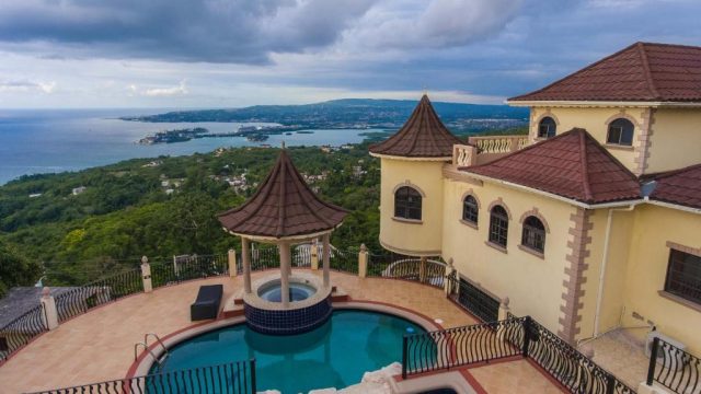 Clarridge View Guest House 1