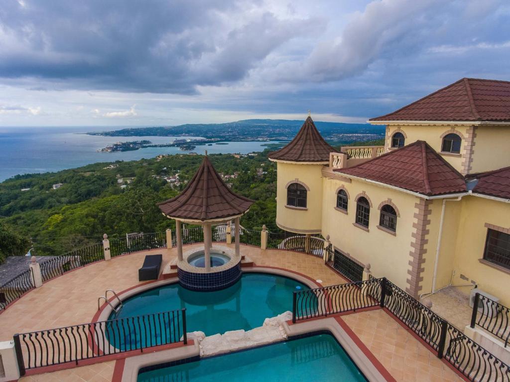 Clarridge View Guest House 1