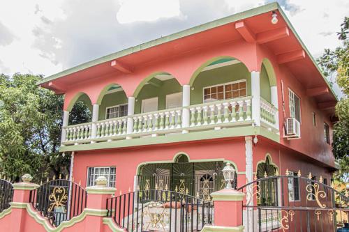 charlie’s cottages 1