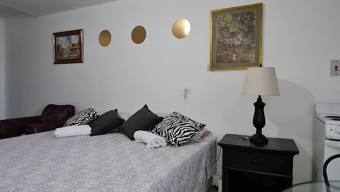 Comfort Inn by Donhead 1