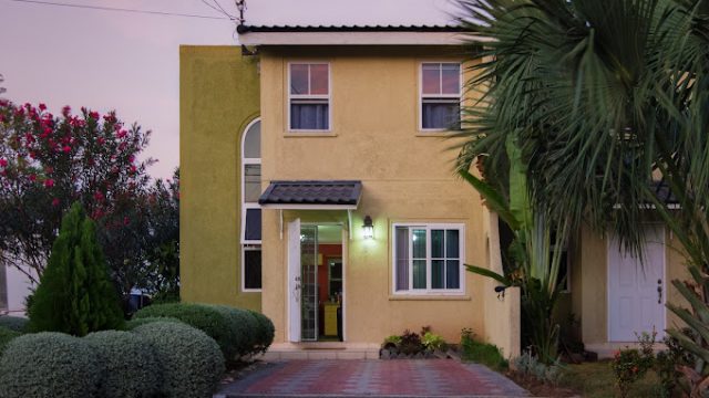 Country Club Comfort 1