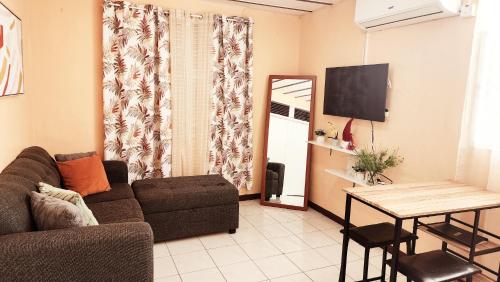 Cozy Ochie Cottage 1