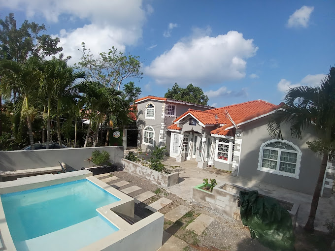 Csompó Silver Manor 1