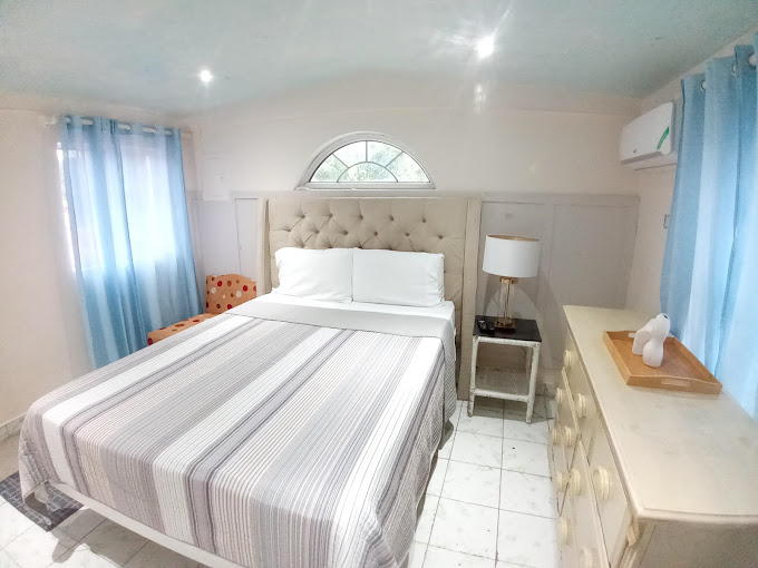 Csompó Silver Manor 2