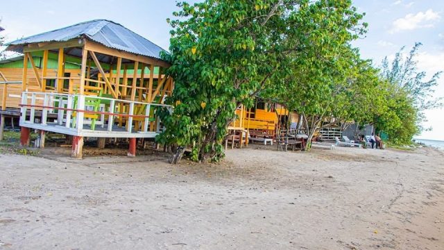 Deano’s Cottages 1