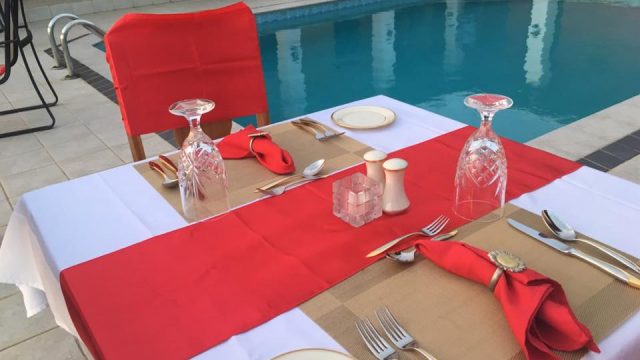 Elaines’ Chateau 1