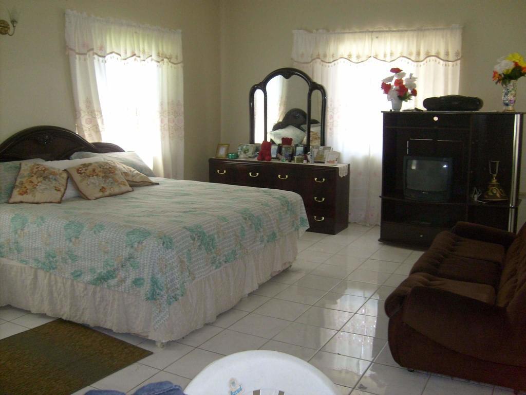 Griffiths Guest House 2