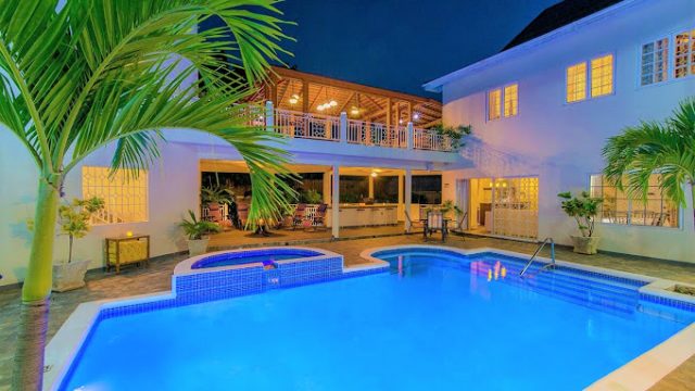 Mais Oui Tennis and Spa Villa 1