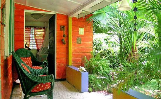 Mikuzi Guesthouse Portland 1