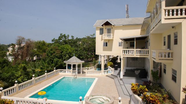 Royal Kensington Guest House 1