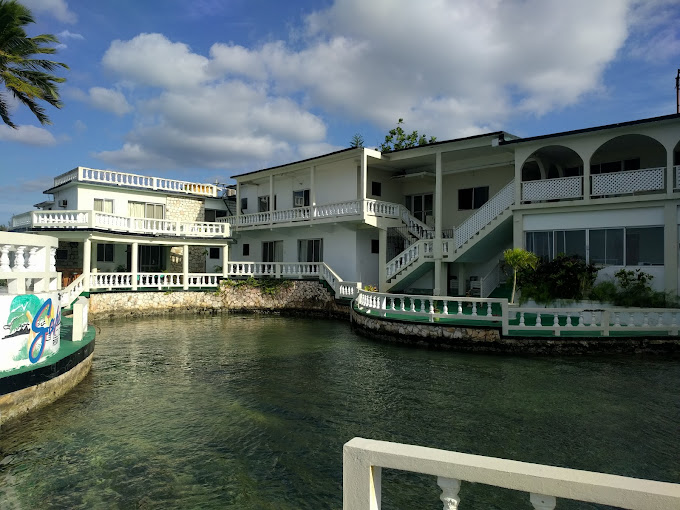 Sahara dela Mer Inn 1