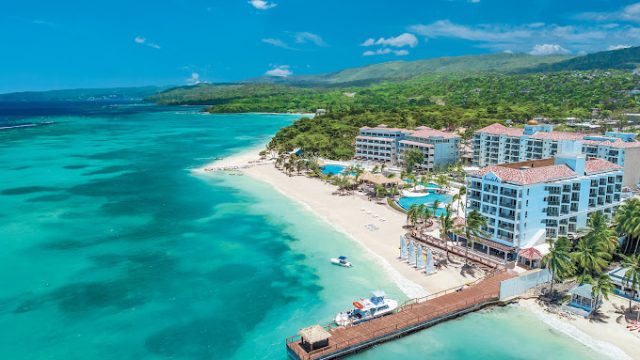 Sandals Dunn’s River 2