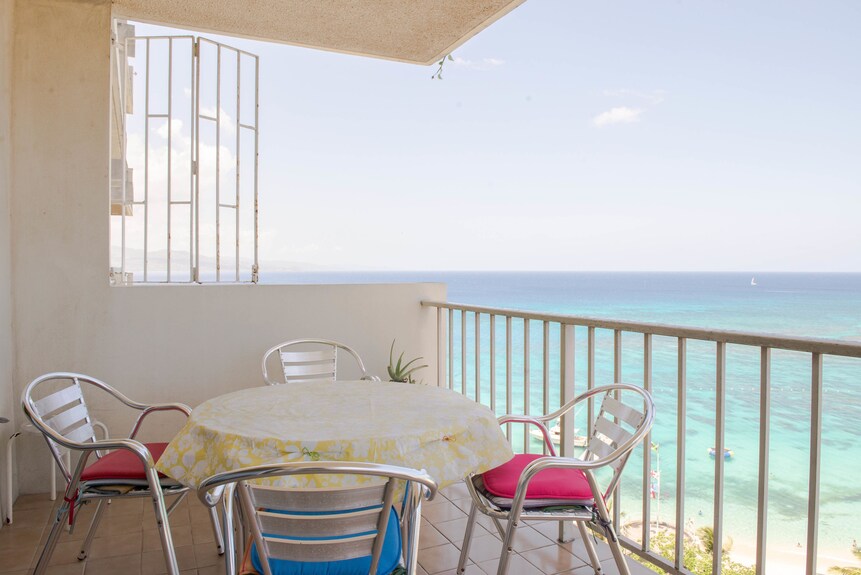 Sky Box Beach Suite 1