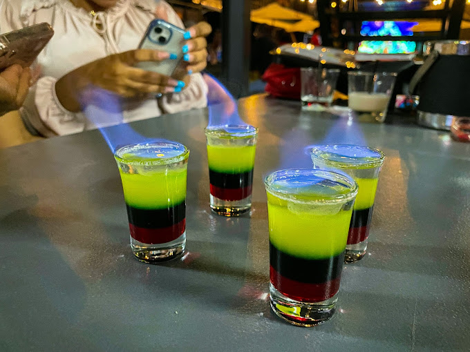 Di Lot Restaurant & Bar 2